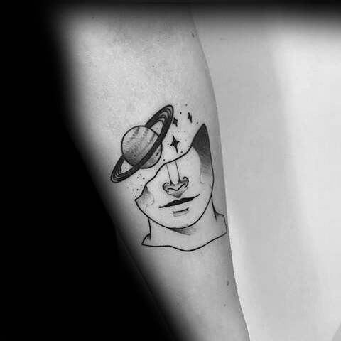 tatuaggio saturno 89