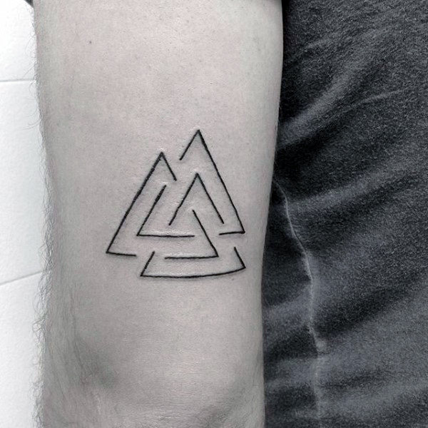 tatuaggio valknut 47