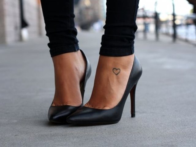 tatuaggio piede 236