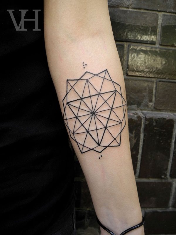 tatuaggio geometrico 186