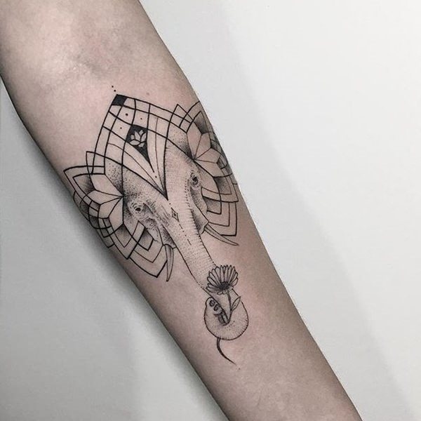 tatuaggio geometrico 926