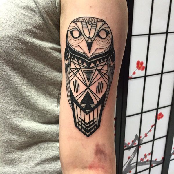 tatuaggio geometrico 930