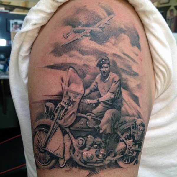 tatuaggio motociclista 64