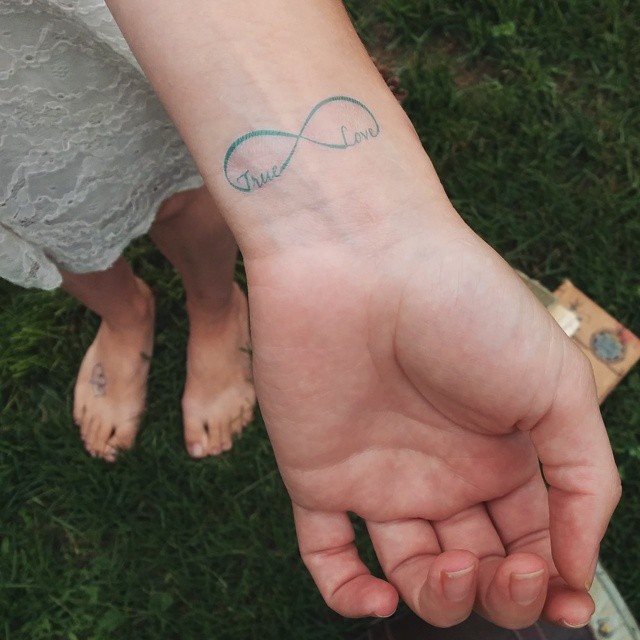 98 Tatuaggi con il simbolo dell'infinito (con significato)