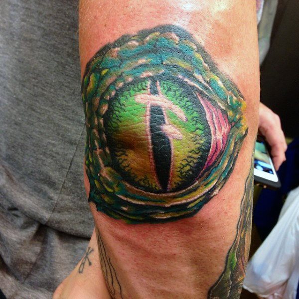 tatuaggio coccodriloo caimano 80