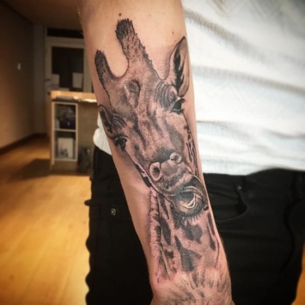 tatuaggio giraffa 106