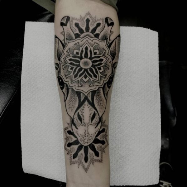 tatuaggio giraffa 110