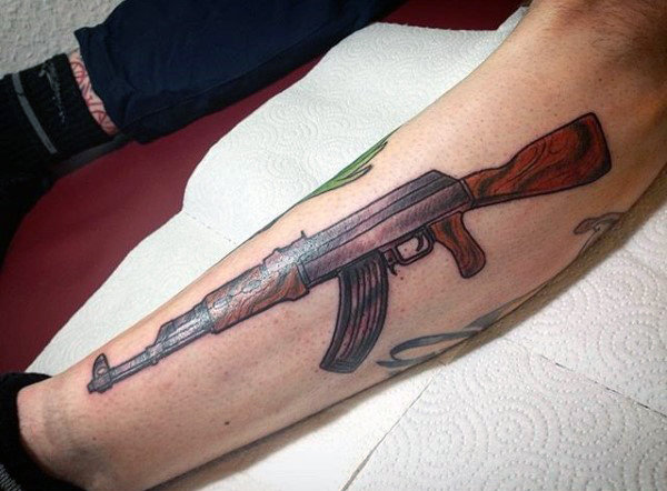 42 Tatuaggi con le armi Ak-47 (con significato)