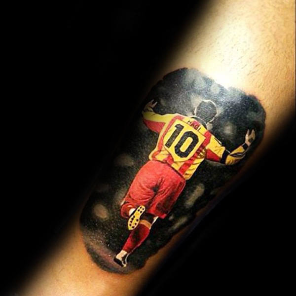 87 Tatuaggi sul calcio (con il significato)