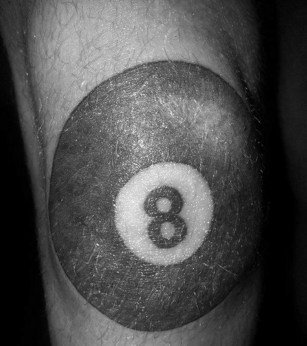 tatuaggio palla da biliardo numero 8 13