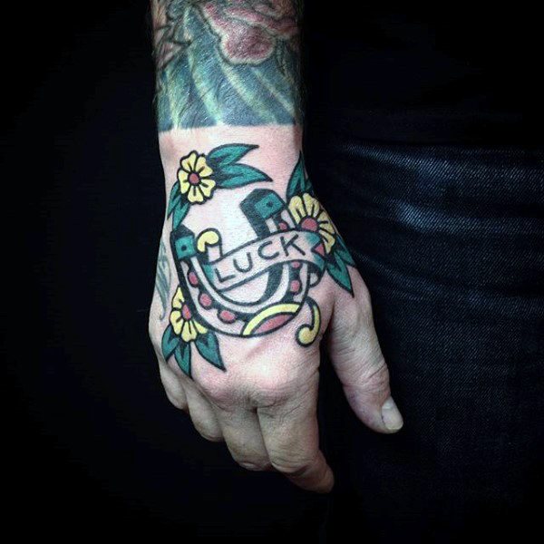 tatuaggio ferro di cavallo 53