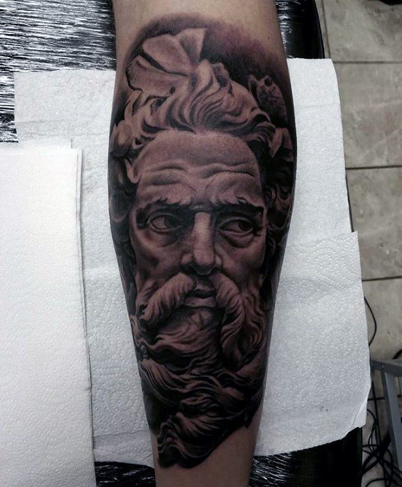tatuaggio statua romana 65