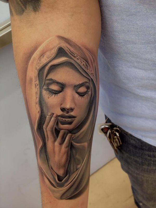 tatuaggio vergine maria 386