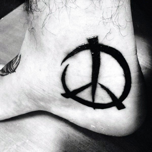 62 Tatuaggi con il simbolo della pace (con significato)