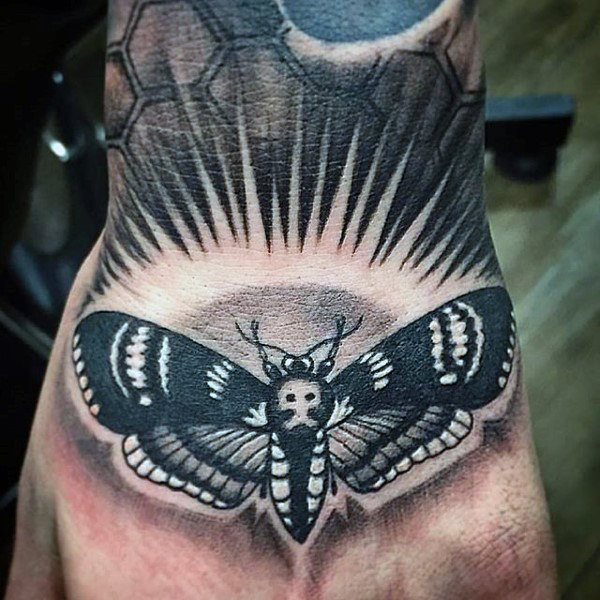 tatuaggio nido ape 45