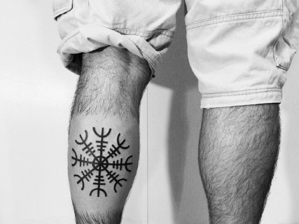 tatuaggio simbolo vichingo aegishjalm 25