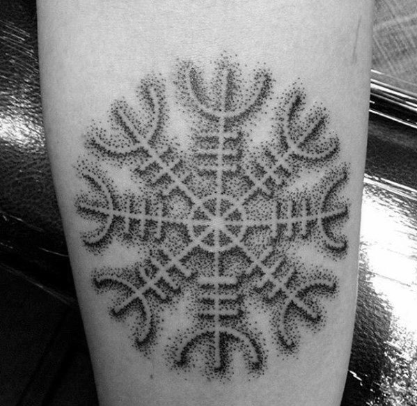 tatuaggio simbolo vichingo aegishjalm 53