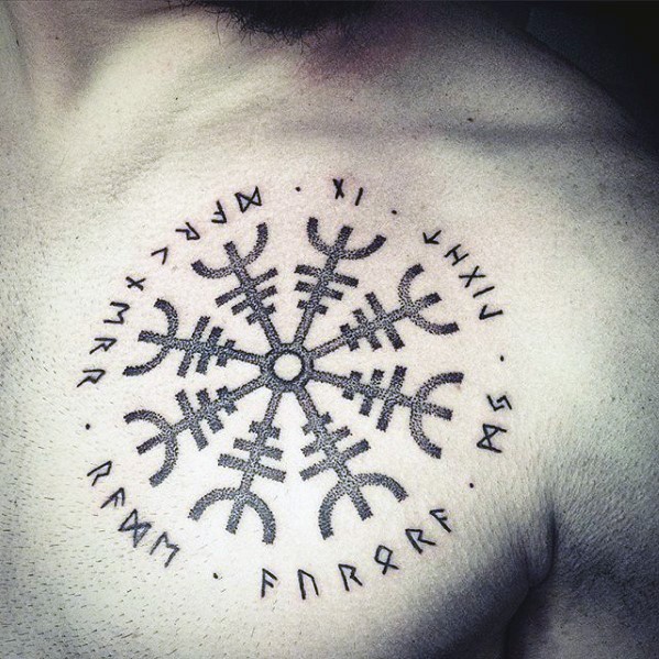 tatuaggio simbolo vichingo aegishjalm 71
