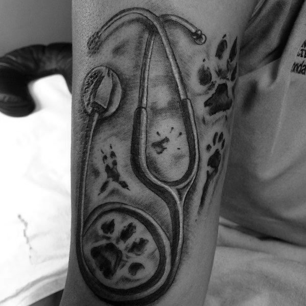 tatuaggio stetoscopio 16