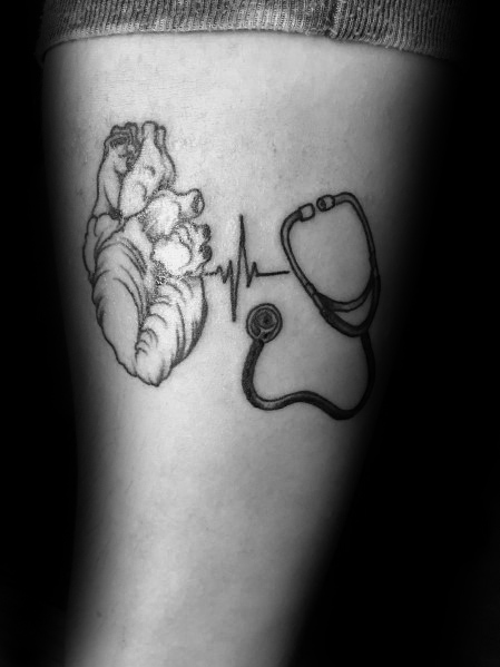 tatuaggio stetoscopio 85
