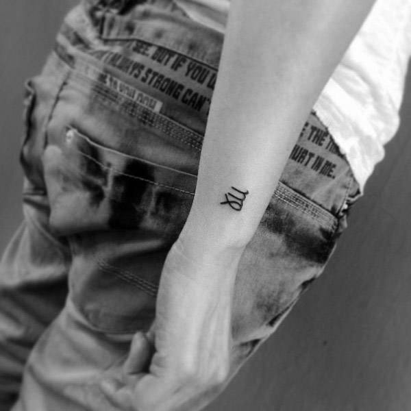 tatuaz znakiem panna 83