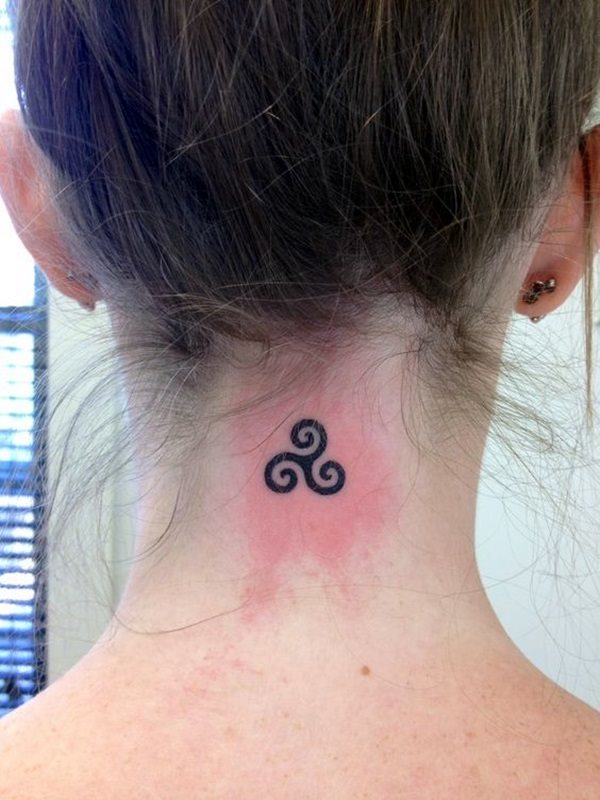 45 de tatuaje cu trisquel sau Spirala Triplă cu semnificația lor