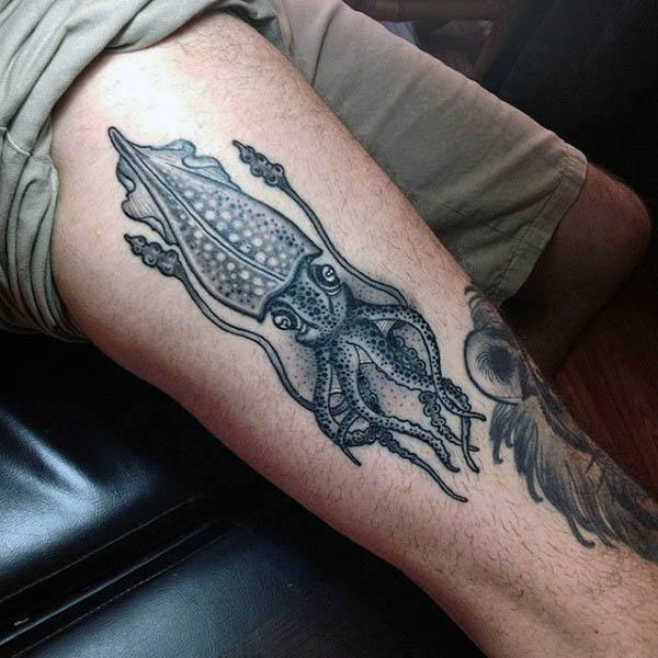 100 de tatuaje cu calamari (cu semnificația lor)