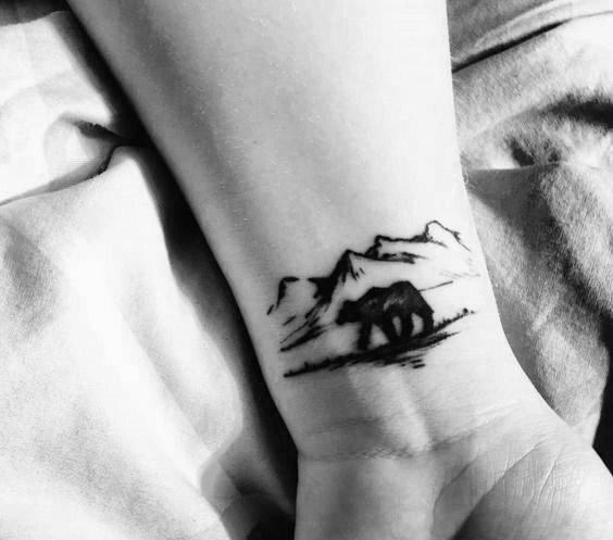 59 de tatuaje cu urși polari (cu semnificația lor)