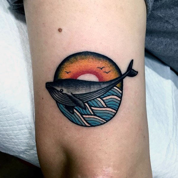 90 de tatuaje cu balene (cu semnificația lor)