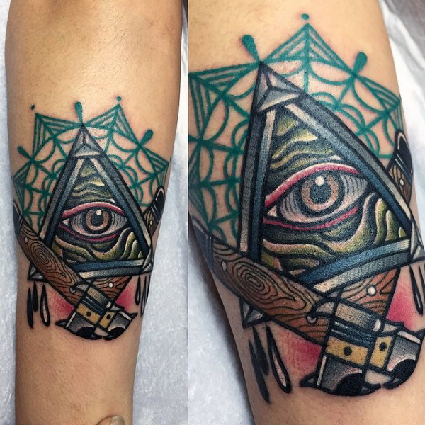 93 de tatuaje cu simbolul Illuminati (cu semnificația lor)