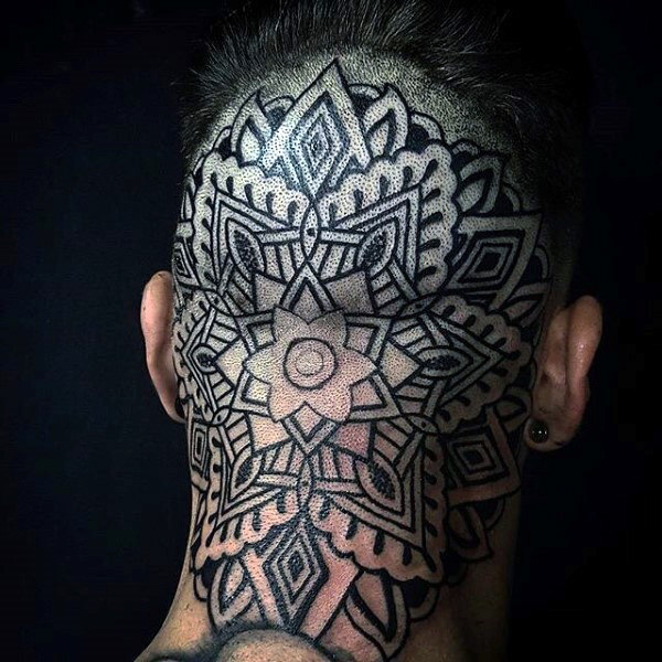 95 de tatuaje realizate pe cap